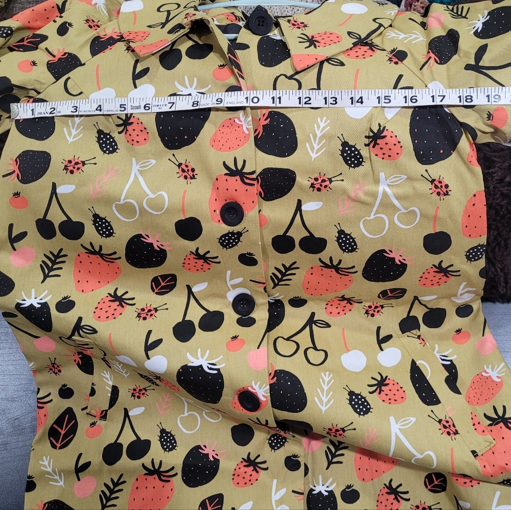 Nooworks Strawberries By Jordan Sondler Shelley Coat Xs - Picture 5 of 6